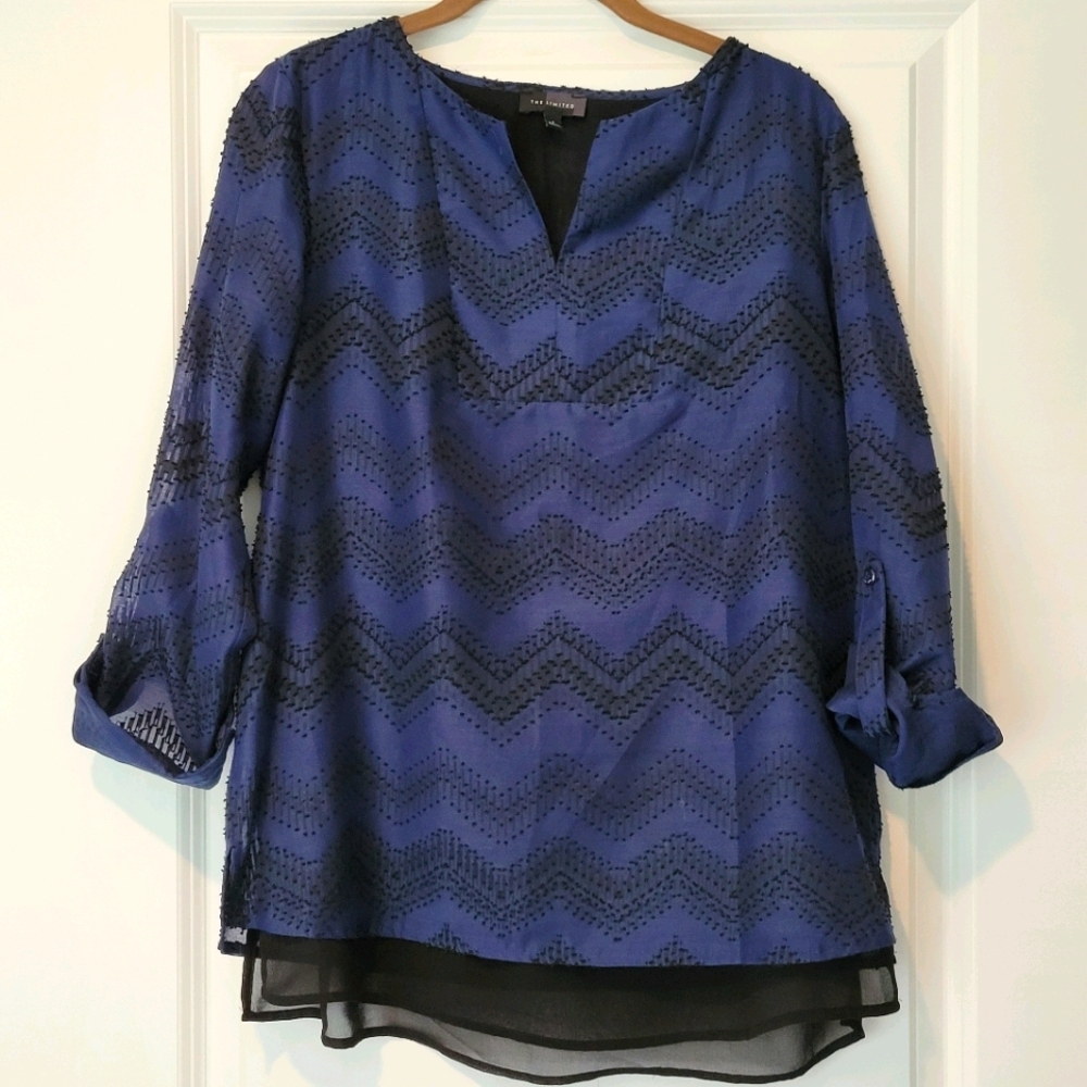 THE LIMITED Navy Chevron Blouse‎